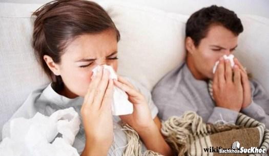Bệnh cảm lạnh: Khái niệm, nguyên nhân, triệu chứng,điều trị và cách phòng ngừa 1 Bệnh cảm lạnh dễ mắc lúc chuyển giao mùa
