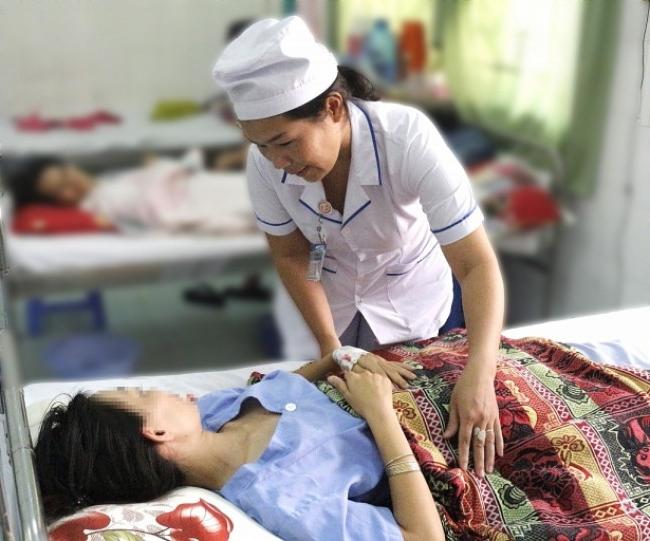 Chị H. được phẫu thuật bóc tách u xơ tử cung nặng 4kg Chị H. được phẫu thuật bóc tách u xơ tử cung nặng 4kg
