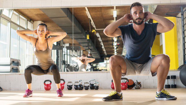 Squat giúp vòng 3 săn chắc, cơ đùi không chảy xệ tập squat