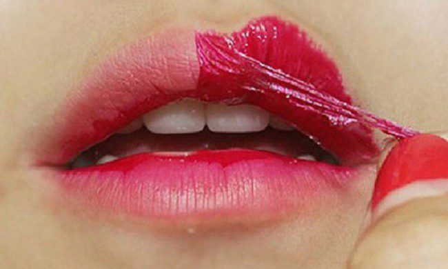 Phun môi không xâm lấn, không gây đau đớn Phun môi không xâm lấn, không gây đau đớn