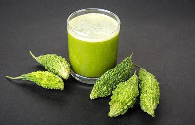 Uống nước ép khổ qua thường xuyên giúp làn da trắng sáng đều màu Uống nước ép khổ qua thường xuyên giúp làn da trắng sáng đều màu