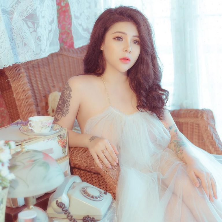 Học lỏm bí quyết chăm sóc da của nàng hotgirl Kiều Anh