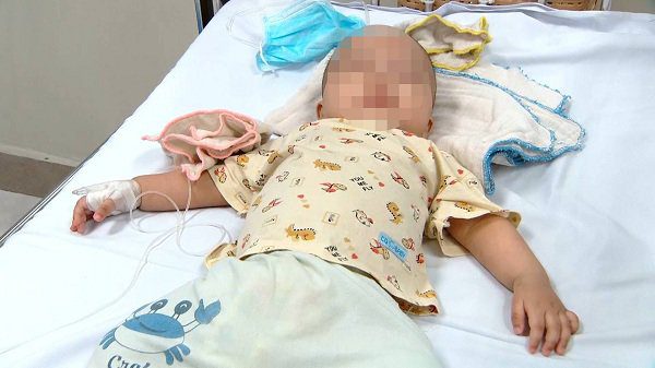 Thêm trường hợp bé gái 7 tháng tuổi nguy kịch do ngộ độc Paracetamol: Bài học cảnh báo cho cha mẹ Thêm trường hợp bé gái 7 tháng tuổi nguy kịch do ngộ độc Paracetamol: Bài học cảnh báo cho cha mẹ