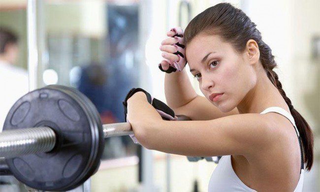Nâng tạ phù hợp với thể lực giúp tăng cường sức khỏe